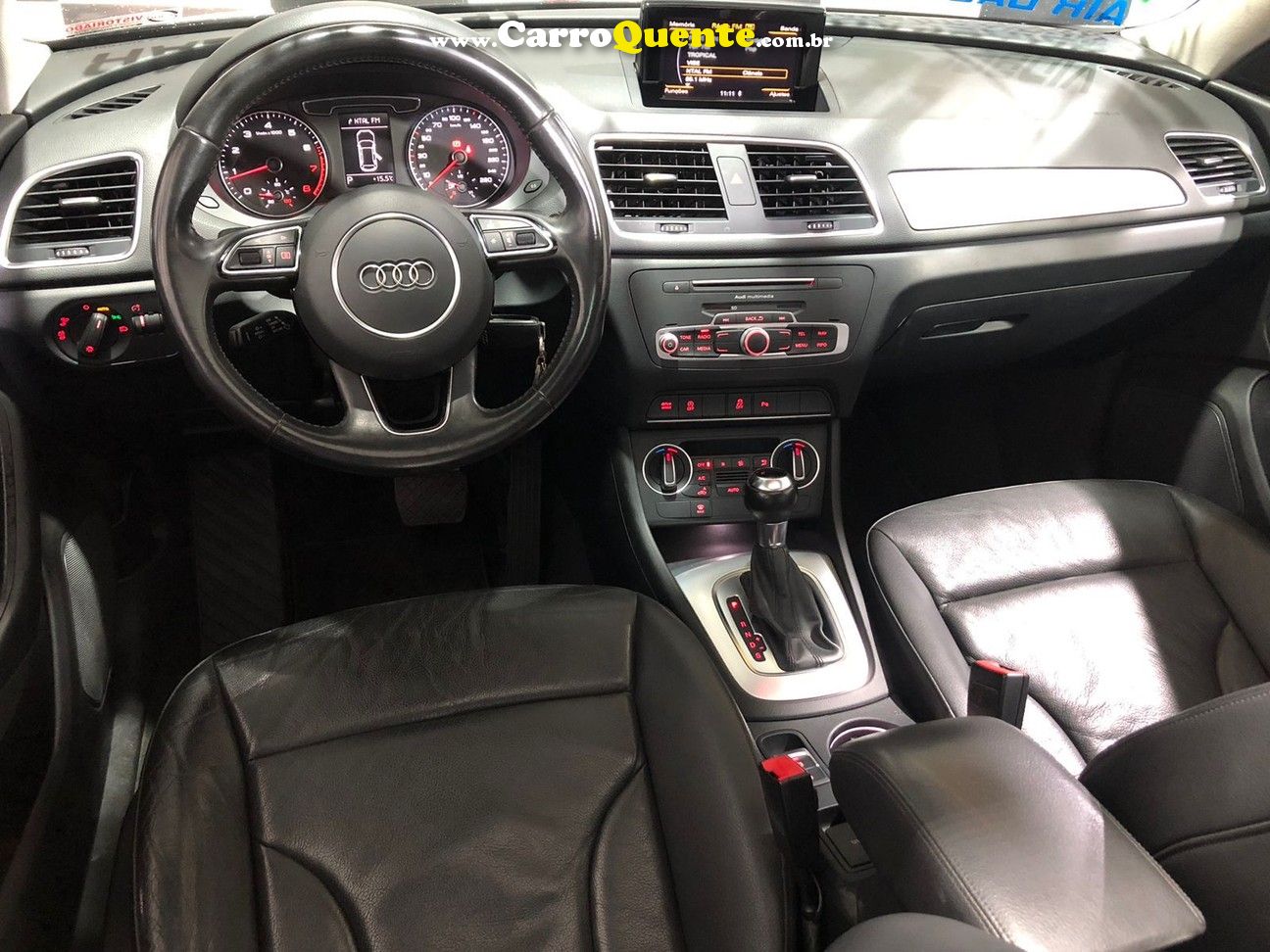 AUDI Q3 2.0 TFSI AMBIENTE QUATTRO - Loja