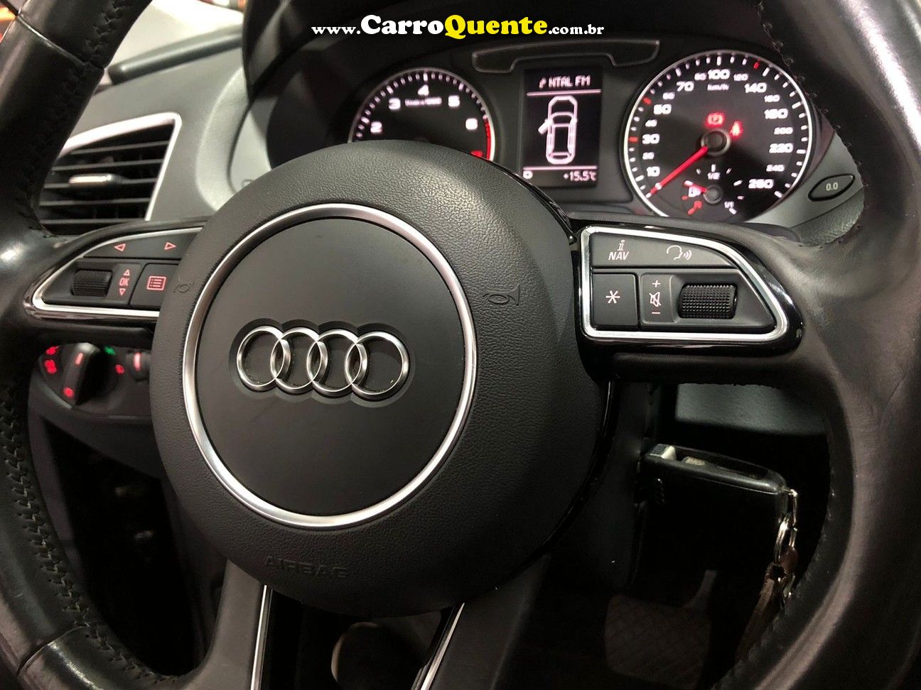 AUDI Q3 2.0 TFSI AMBIENTE QUATTRO - Loja