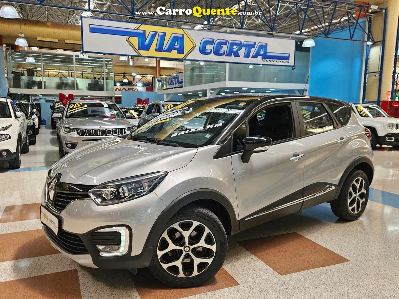 RENAULT CAPTUR  INTENSE CVT * C/ BANCOS EM COURO * - Loja