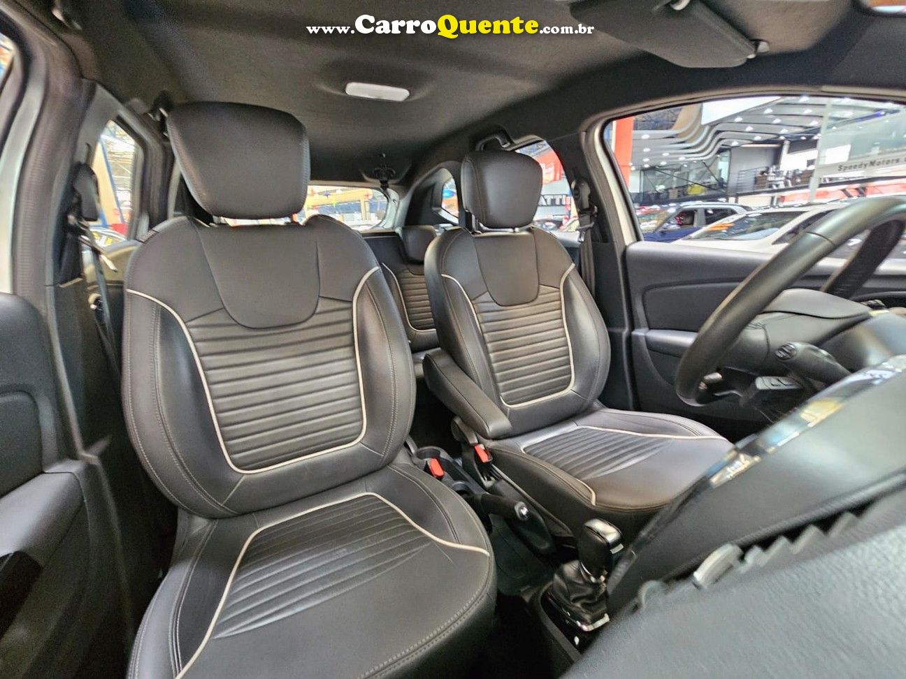 RENAULT CAPTUR  INTENSE CVT * C/ BANCOS EM COURO * - Loja