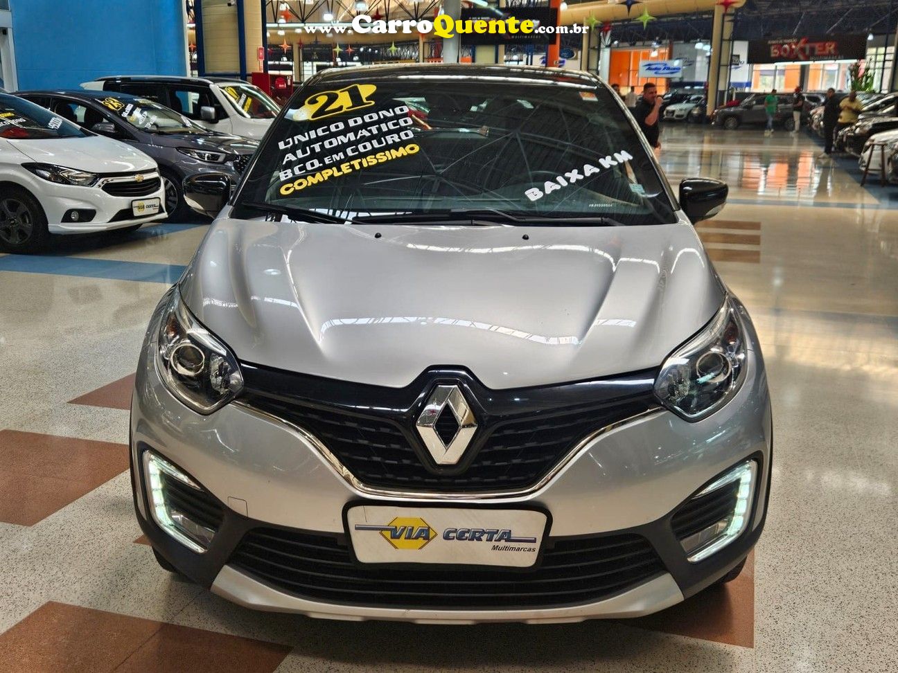 RENAULT CAPTUR  INTENSE CVT * C/ BANCOS EM COURO * - Loja