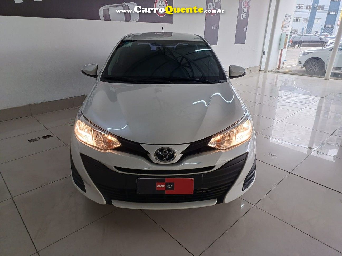 TOYOTA YARIS 1.5 16V SEDAN XL - Loja