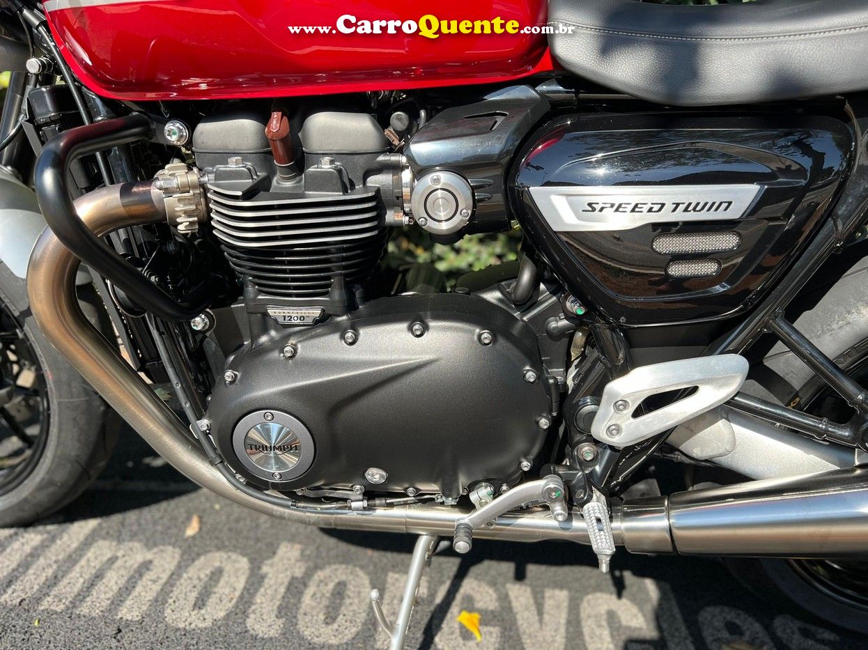 TRIUMPH SPEED TWIN   - Loja