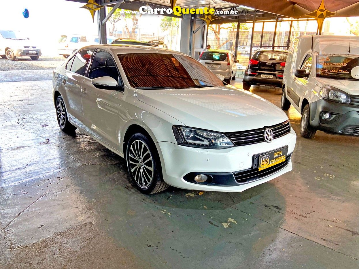 VOLKSWAGEN JETTA 2.0 TSI HIGHLINE 211CV - Loja