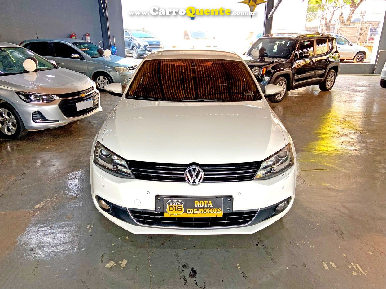 VOLKSWAGEN JETTA 2.0 TSI HIGHLINE 211CV - Loja