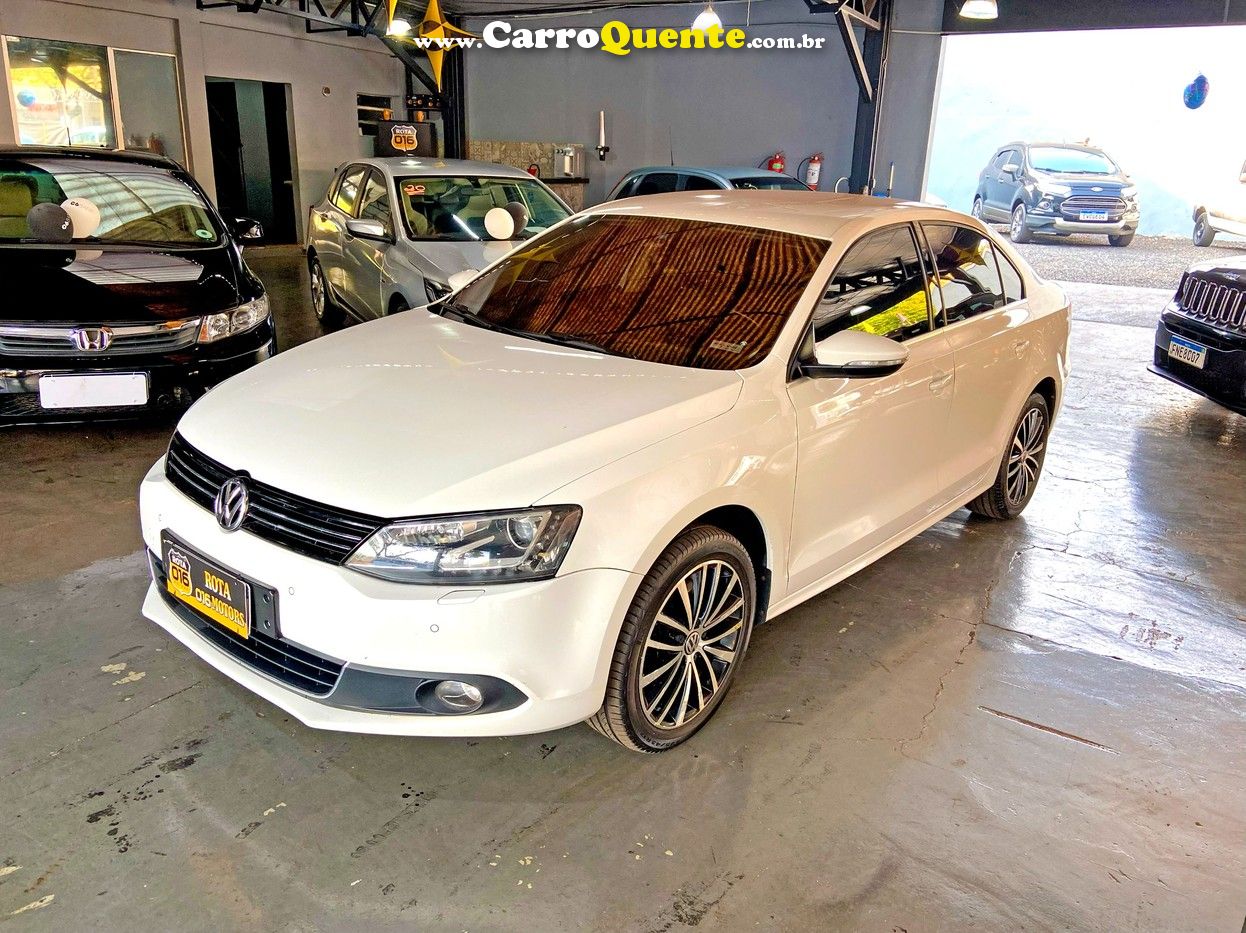 VOLKSWAGEN JETTA 2.0 TSI HIGHLINE 211CV - Loja