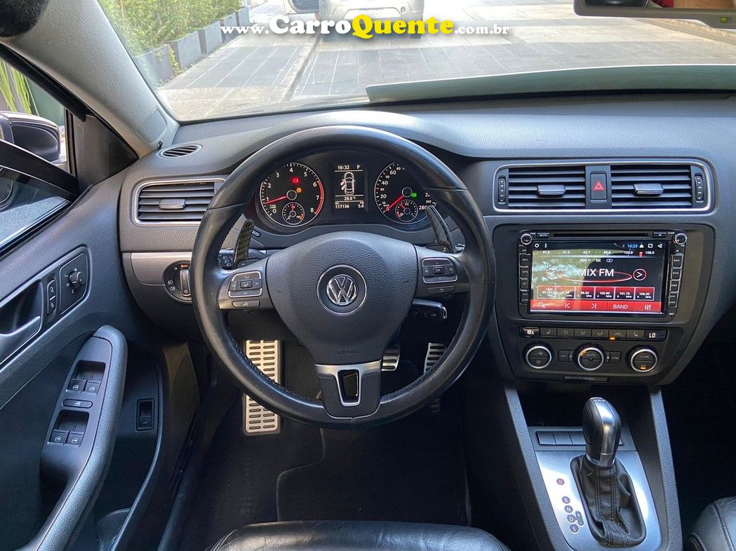 VOLKSWAGEN JETTA 2.0 TSI HIGHLINE 211CV - Loja