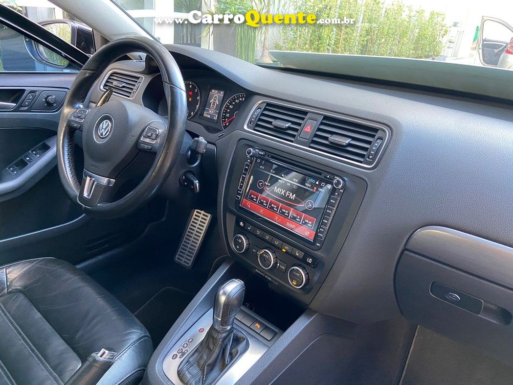 VOLKSWAGEN JETTA 2.0 TSI HIGHLINE 211CV - Loja