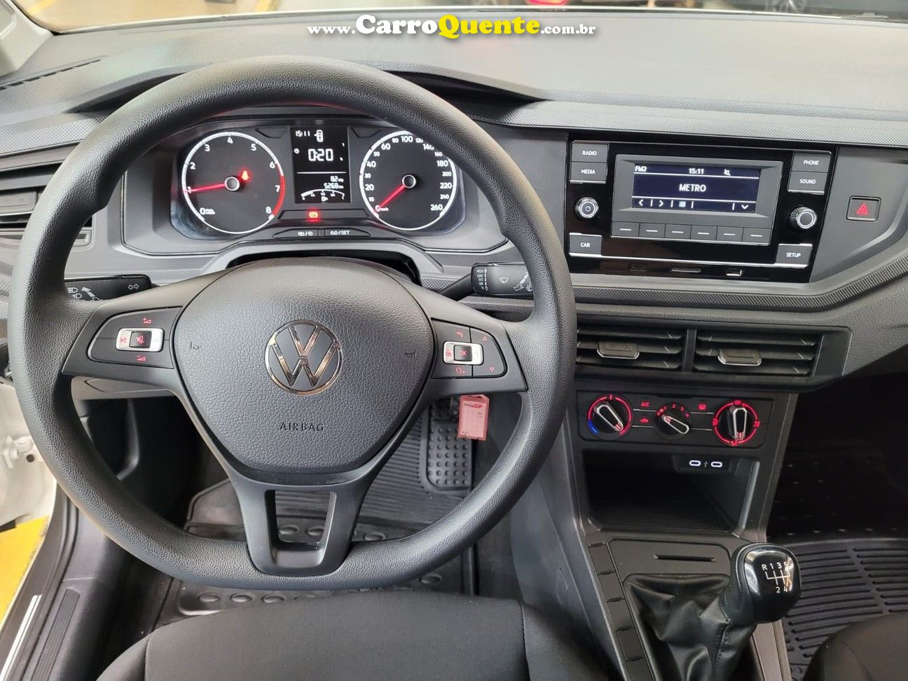 VOLKSWAGEN POLO 1.0 MPI TRACK COMPLETO + MULTIMIDIA + RODAS LIGA - Loja