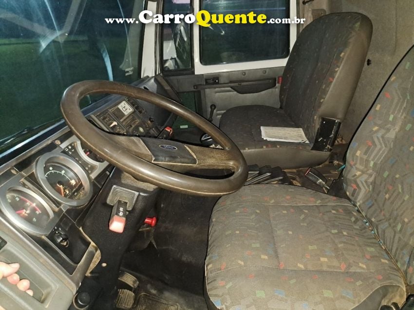 Ford Cargo CARGO 1832 E Turbo 2p Munck - Loja