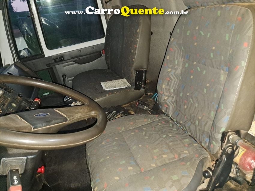 Ford Cargo CARGO 1832 E Turbo 2p Munck - Loja