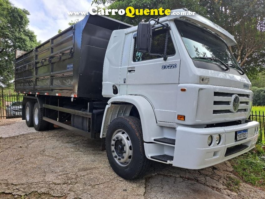 Volkswagen 23220 23-220 6x2 3-Eixos Caçmba - Loja