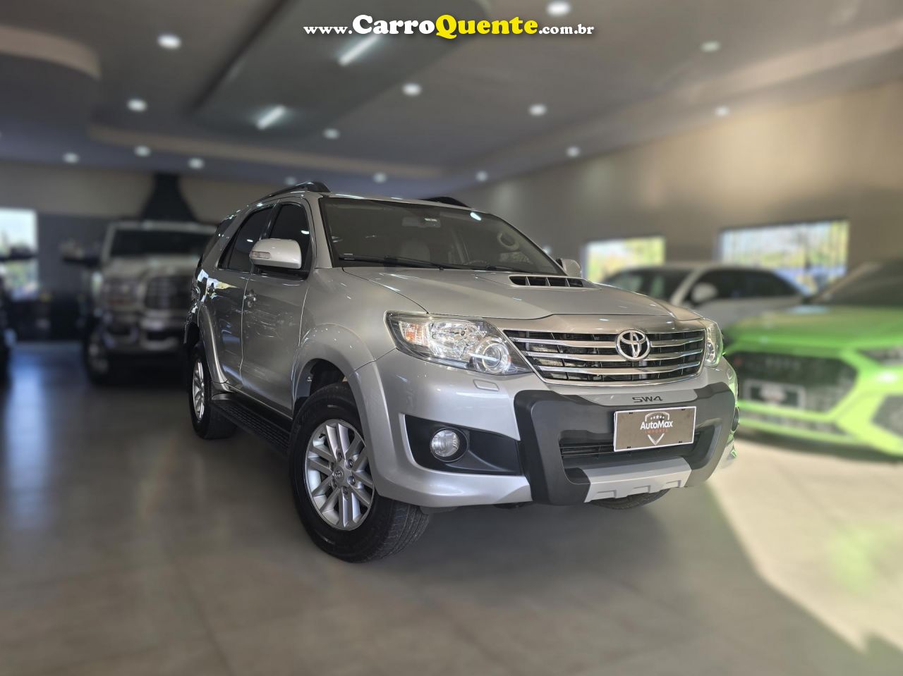 TOYOTA   HILUX SW4 SR D4-D 4X4 3.0 TDI DIES. AUT   PRATA 2013 3.0 DIESEL - Loja