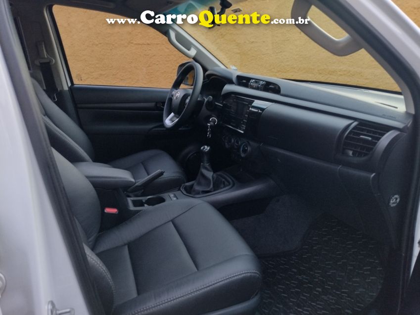 Toyota HILUX 2.8 POWER PACK 4X4 CD 16V DIESEL 4P MANUAL - Loja