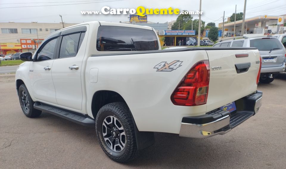 Toyota HILUX 2.8 POWER PACK 4X4 CD 16V DIESEL 4P MANUAL - Loja