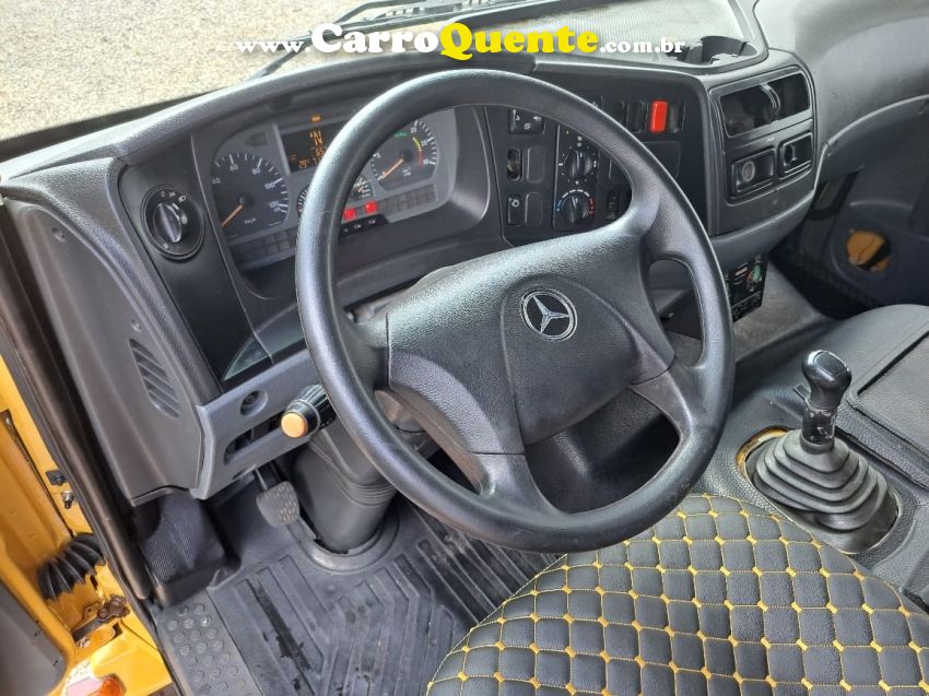 Mercedes-Benz Atego Atego 2425 3-Eixos 2p - Loja