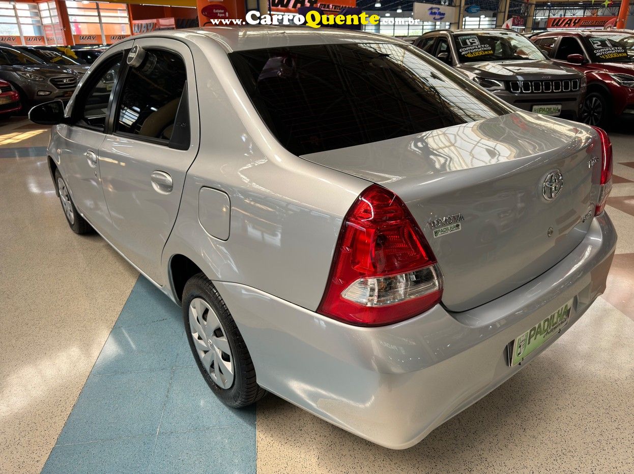 TOYOTA ETIOS 1.5 XS SEDAN 16V - Loja