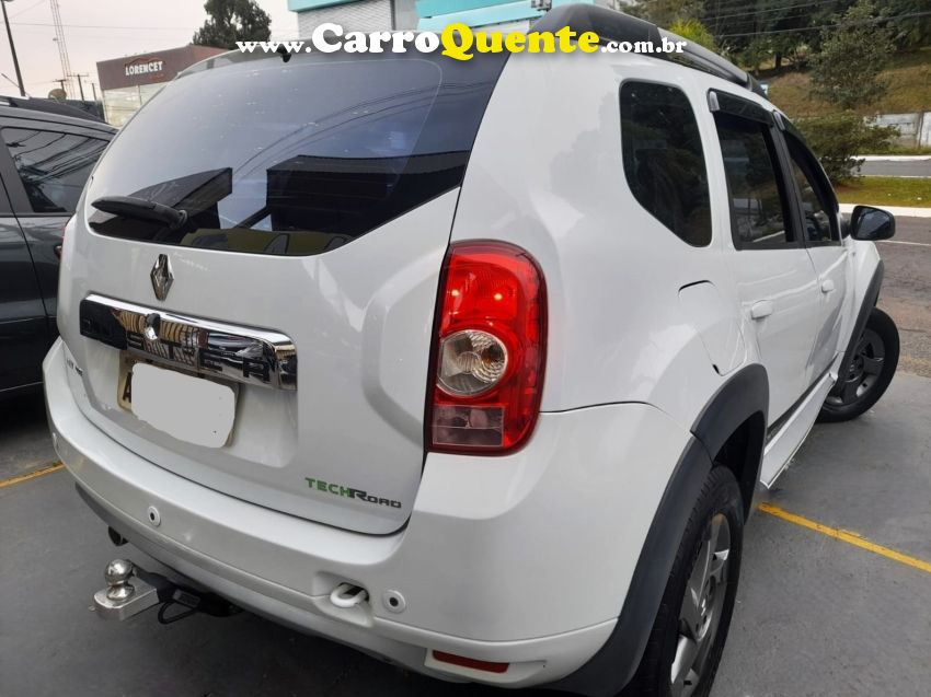 Renault DUSTER 1.6 TECH ROAD 4X2 16V FLEX 4P MANUAL - Loja