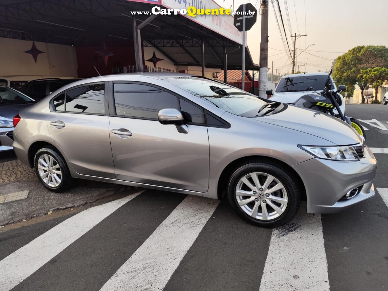 HONDA   CIVIC SEDAN LXR 2.0 FLEXONE 16V AUT. 4P   CINZA 2014 2.0 GASOLINA - Loja