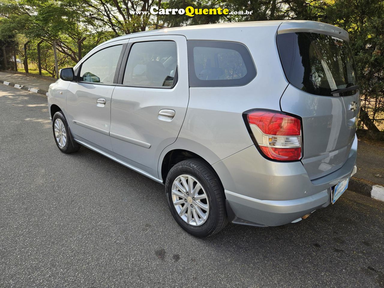 CHEVROLET   SPIN LT 1.8 8V ECONO.FLEX 5P MEC.   PRATA 2013 1.8 FLEX - Loja