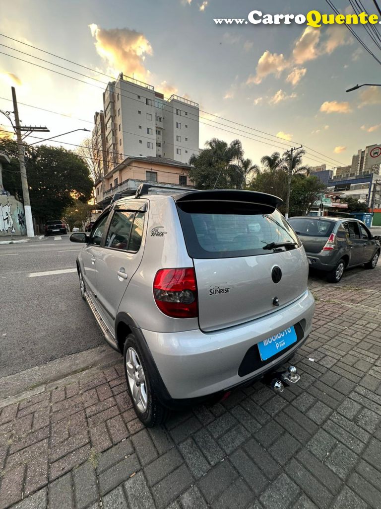 VOLKSWAGEN   FOX SUNRISE 1.0 MI TOTAL FLEX 8V 5P   PRATA 2010 1.0 FLEX - Loja