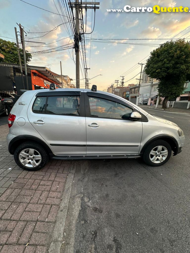 VOLKSWAGEN   FOX SUNRISE 1.0 MI TOTAL FLEX 8V 5P   PRATA 2010 1.0 FLEX - Loja