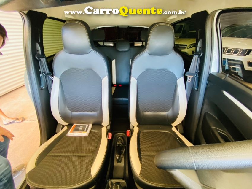 Renault KWID 1.0 12V SCE FLEX INTENSE MANUAL - Loja