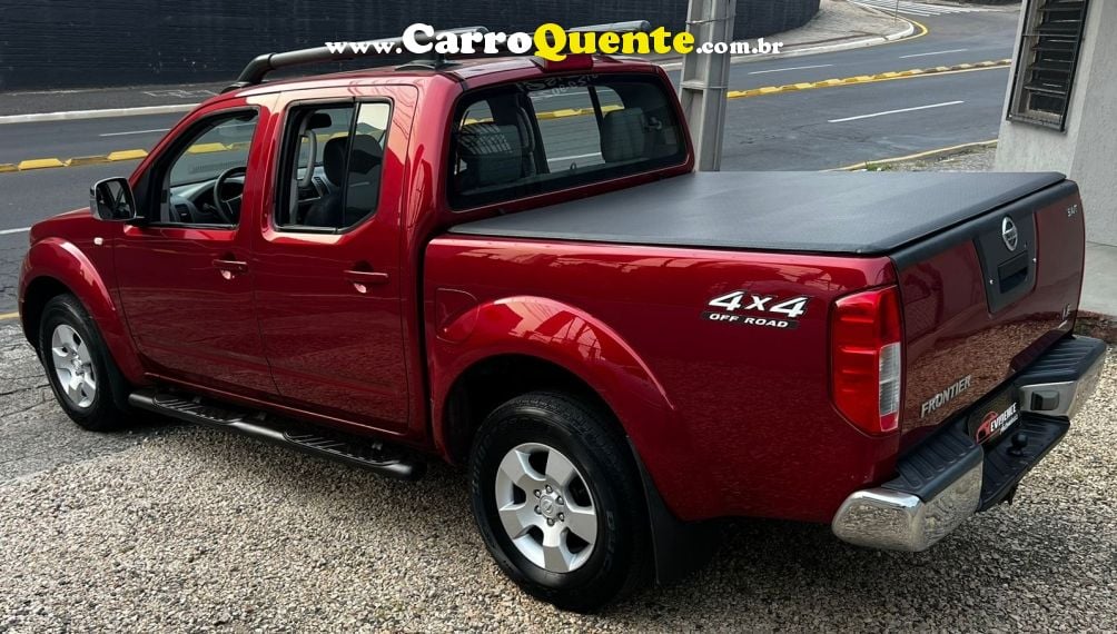 Nissan FRONTIER 2.5 LE 4X4 CD TURBO ELETRONIC DIESEL 4P AUTOMÁTICO - Loja