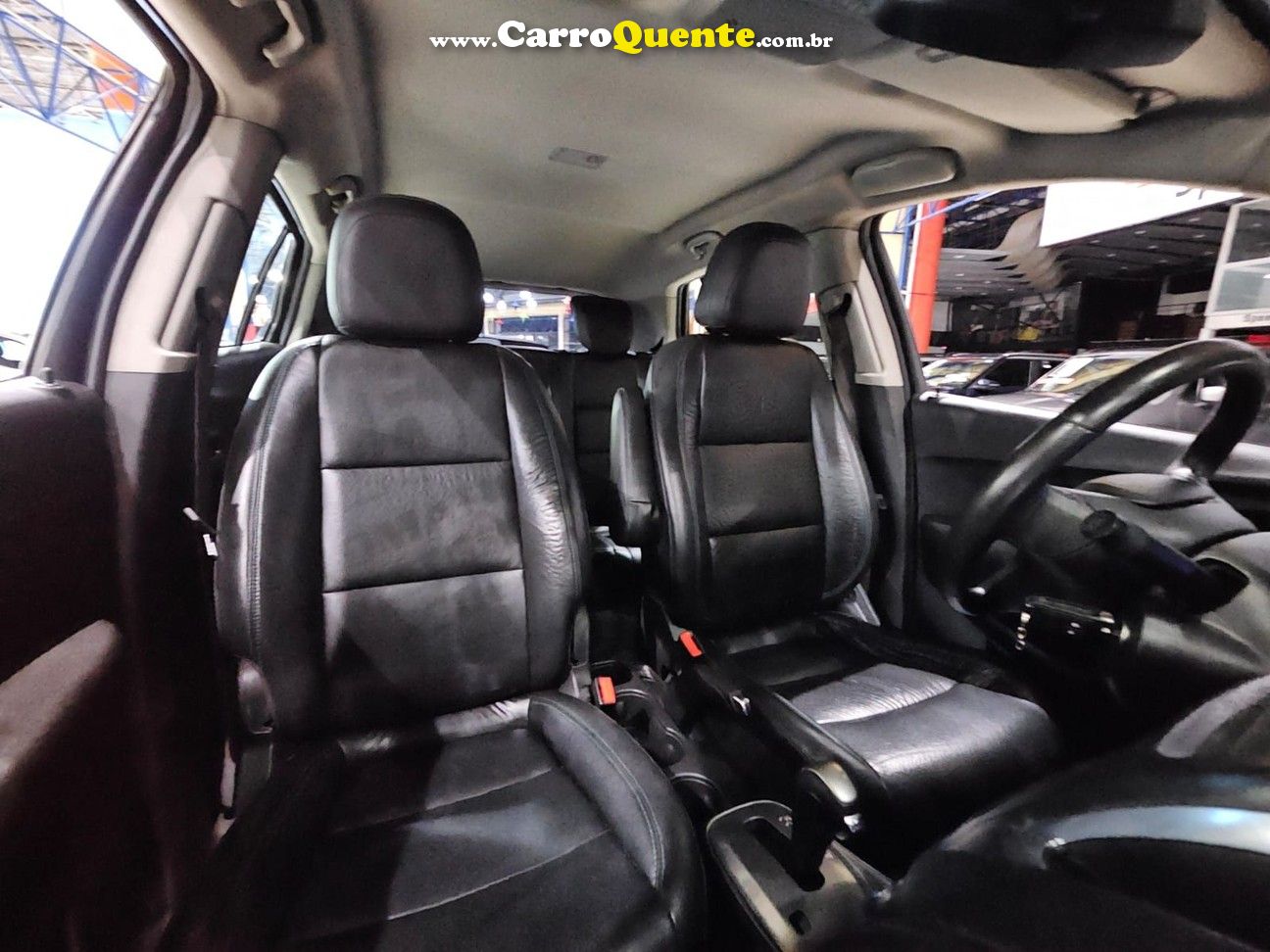 CHEVROLET TRACKER 1.8 LTZ FLEX AUTOMÁTICA * BANCOS EM COURO * - Loja