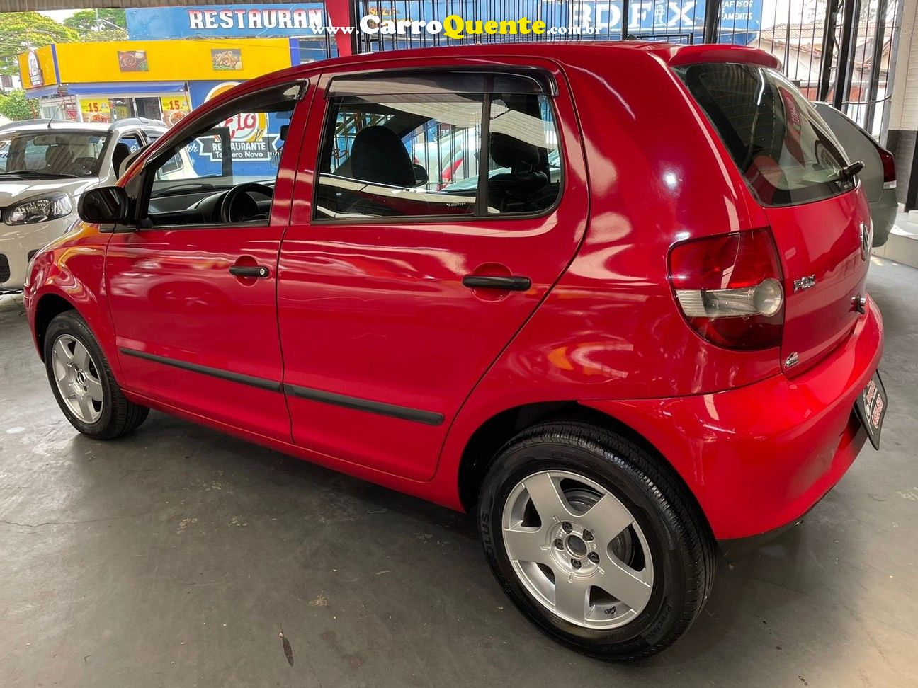 VOLKSWAGEN FOX 1.6 MI PLUS 8V - Loja