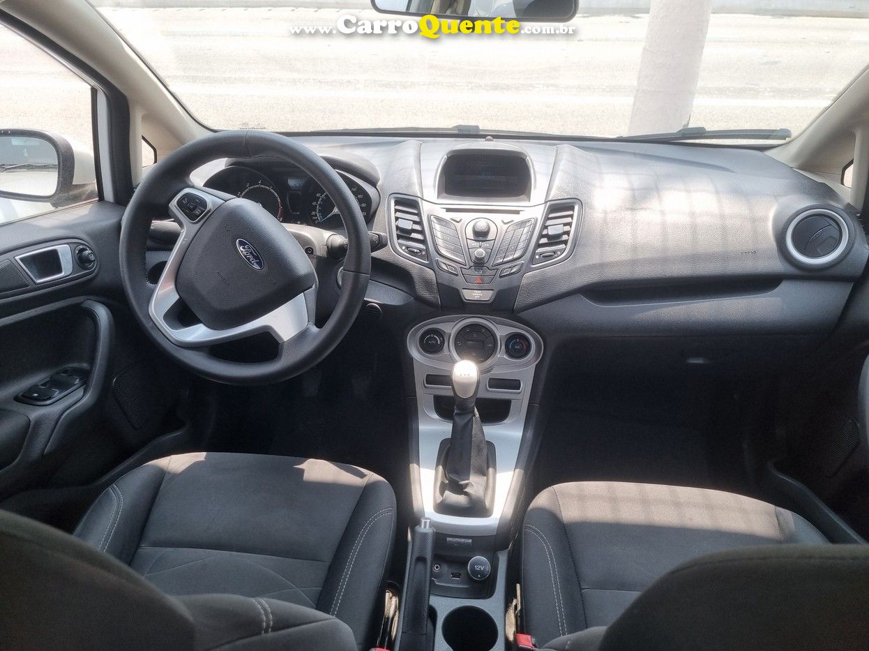 FORD FIESTA 1.6 SE SEDAN 16V - Loja