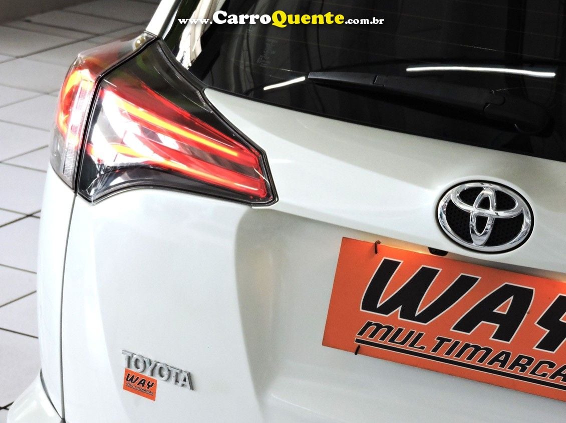 TOYOTA RAV4 2.0 TOP 4X2 16V - Loja