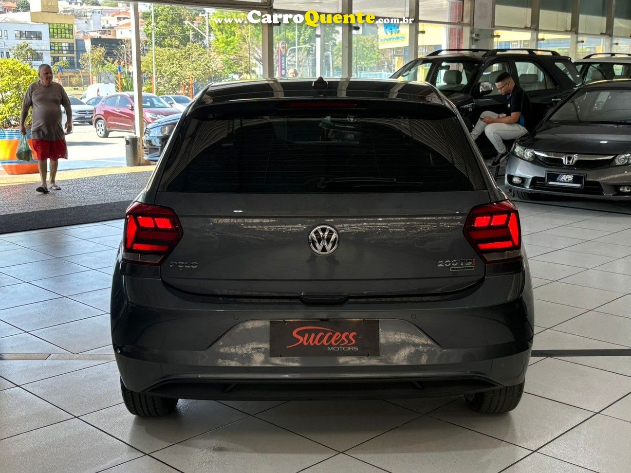 VOLKSWAGEN POLO 1.0 200 TSI HIGHLINE - Loja