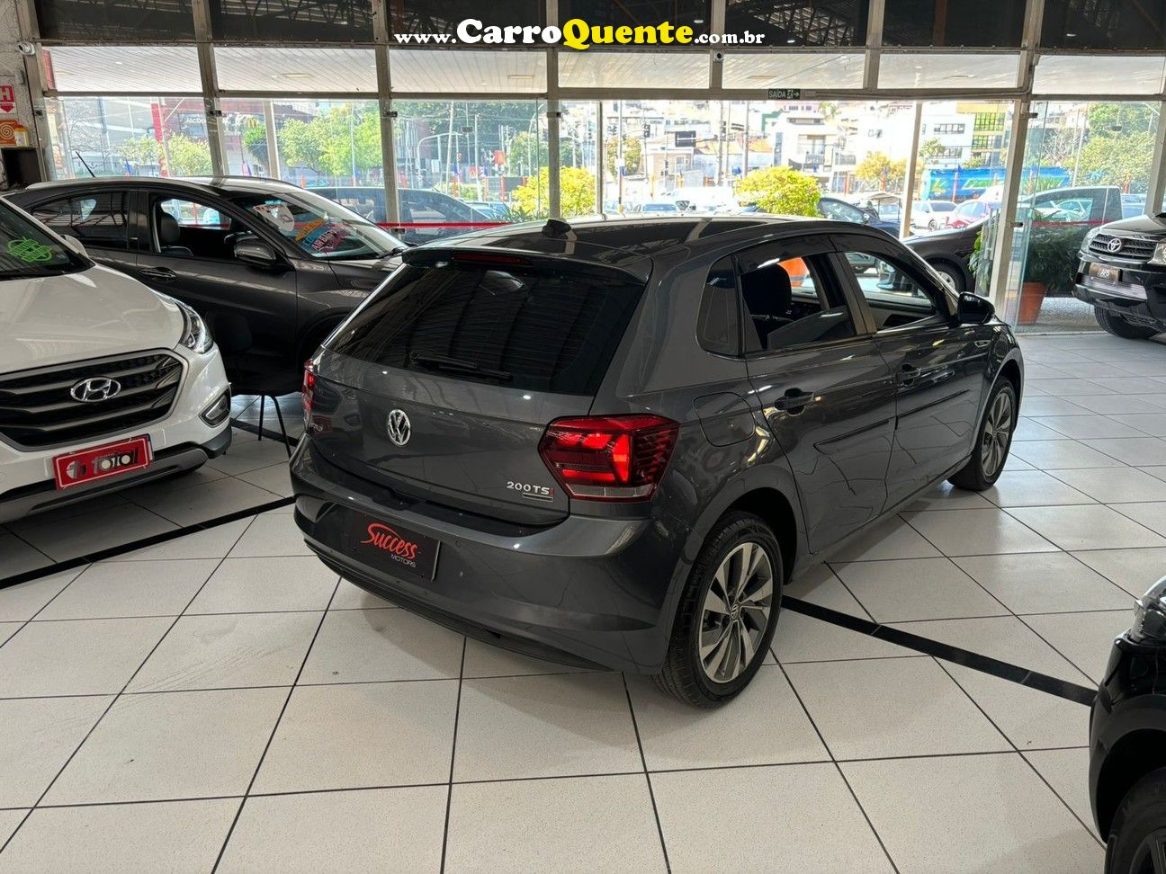 VOLKSWAGEN POLO 1.0 200 TSI HIGHLINE - Loja