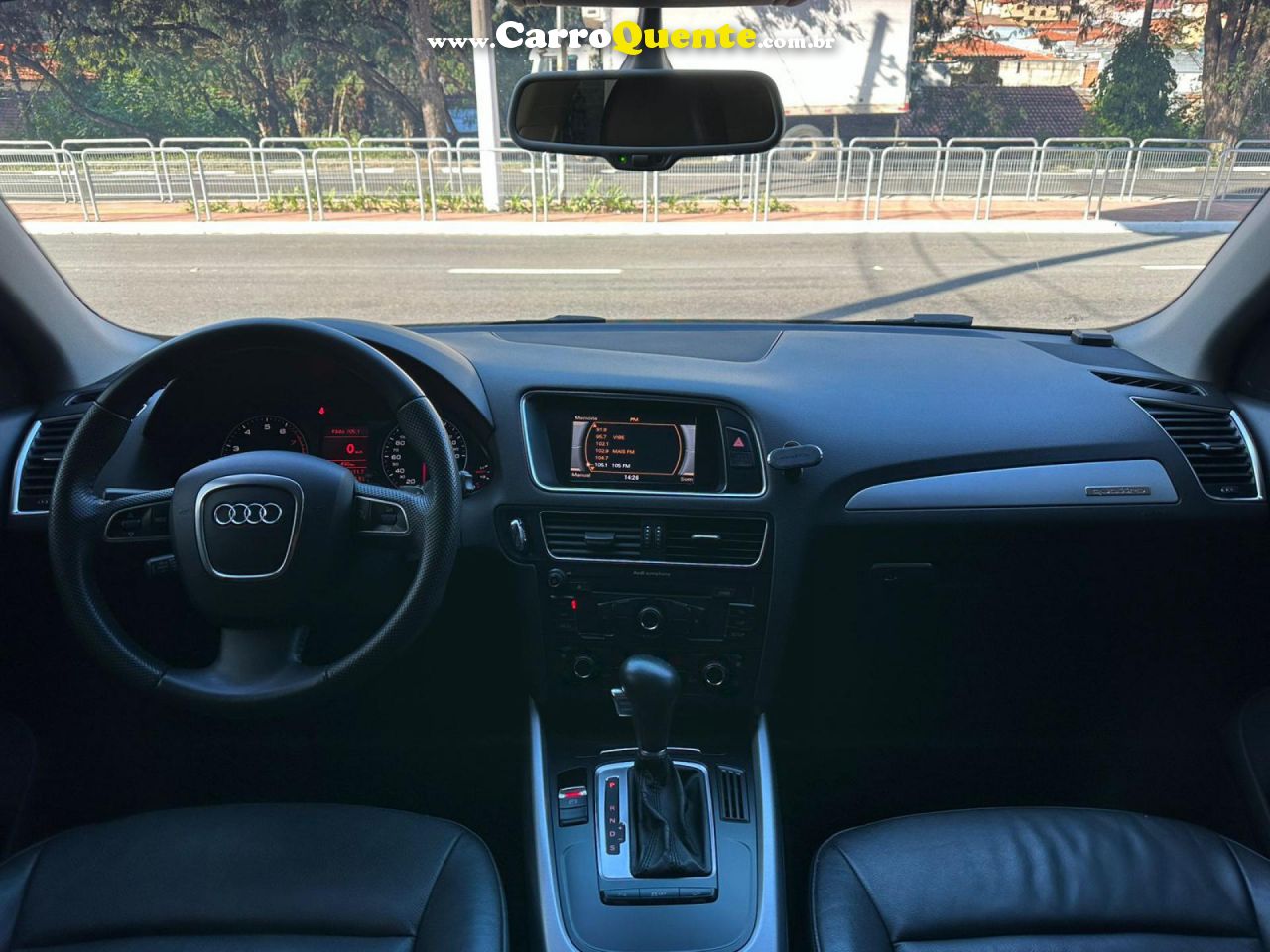 AUDI   Q5 3.2 FSI V6 QUATTRO S TRONIC   PRETO 2011 3.2 GASOLINA - Loja