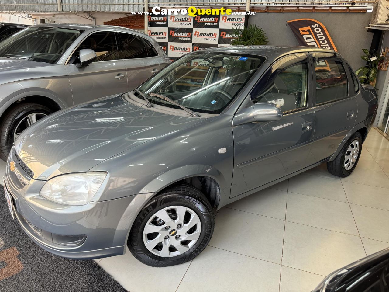 CHEVROLET   CLASSIC LIFELS 1.0 VHC FLEXP. 4P   CINZA 2013 1.0 FLEX - Loja