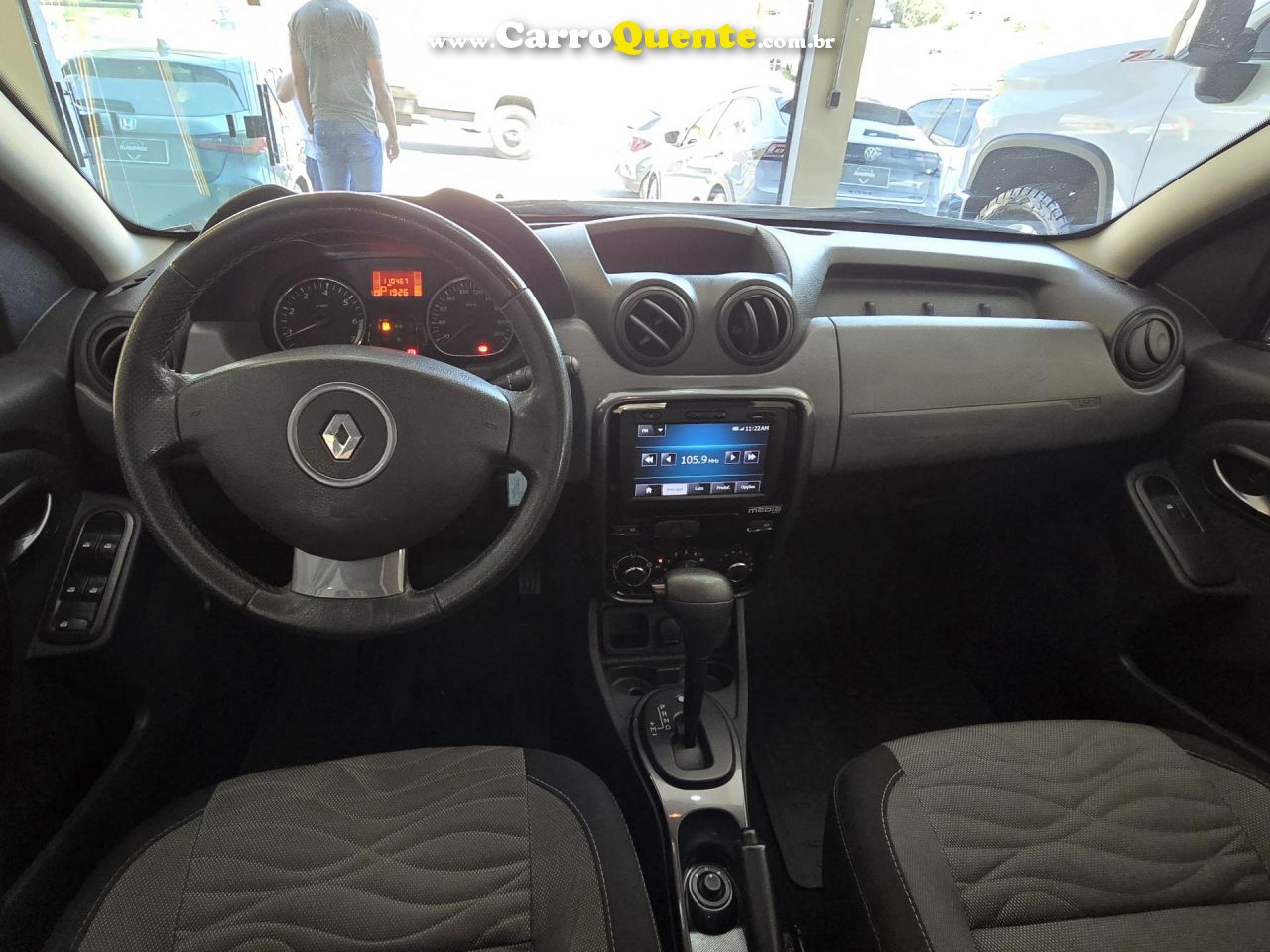 RENAULT   DUSTER TECHROAD 2.0 HI-FLEX 16V AUT.   PRATA 2014 2.0 GASOLINA - Loja