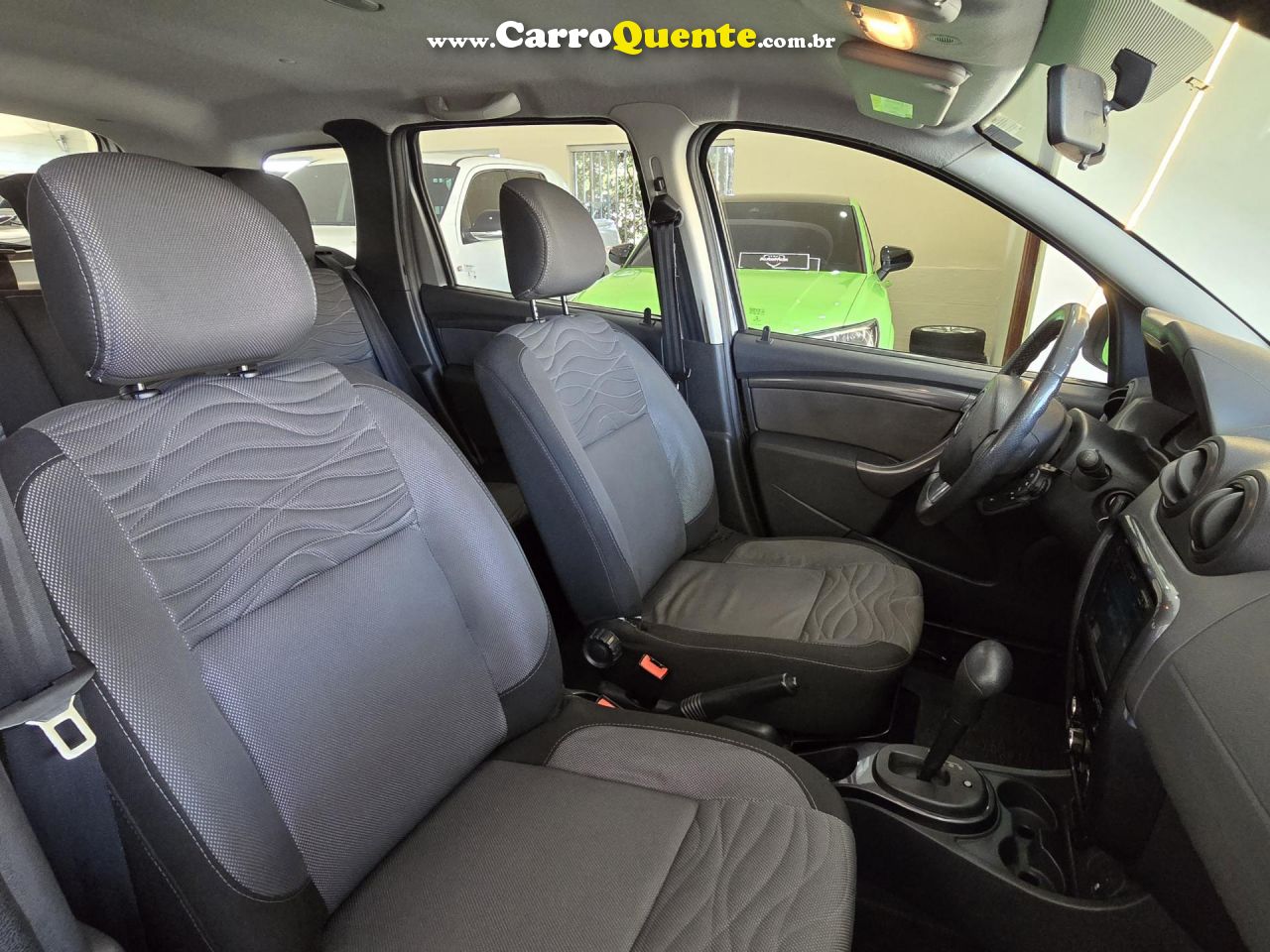 RENAULT   DUSTER TECHROAD 2.0 HI-FLEX 16V AUT.   PRATA 2014 2.0 GASOLINA - Loja