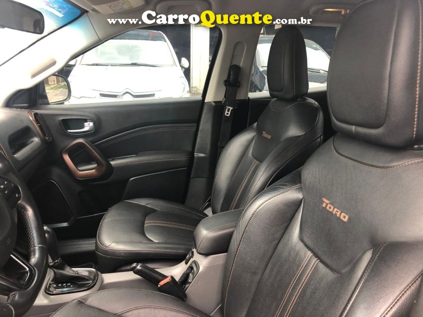 Fiat TORO 2.0 16V TURBO DIESEL VOLCANO 4WD AT9 - Loja