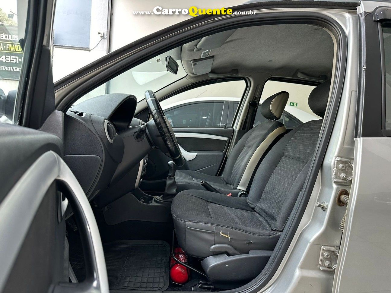 RENAULT SANDERO 1.6 STEPWAY 16V - Loja