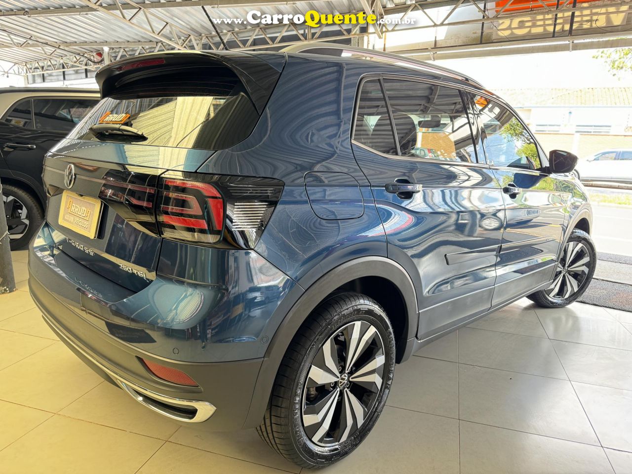 VOLKSWAGEN   T-CROSS HIG. 250 TSI 1.4 FLEX 16V 5P AUT   AZUL 2023 1.4 FLEX - Loja