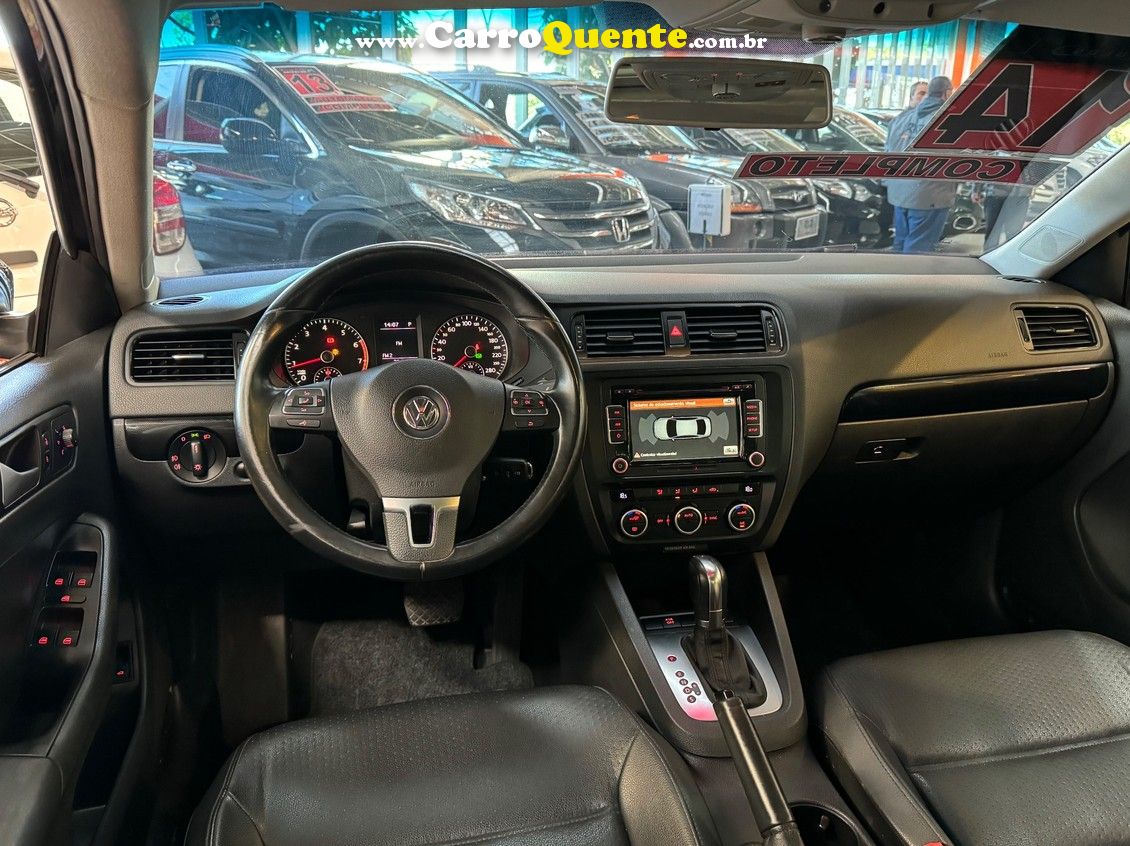 VOLKSWAGEN JETTA 2.0 COMFORTLINE - Loja