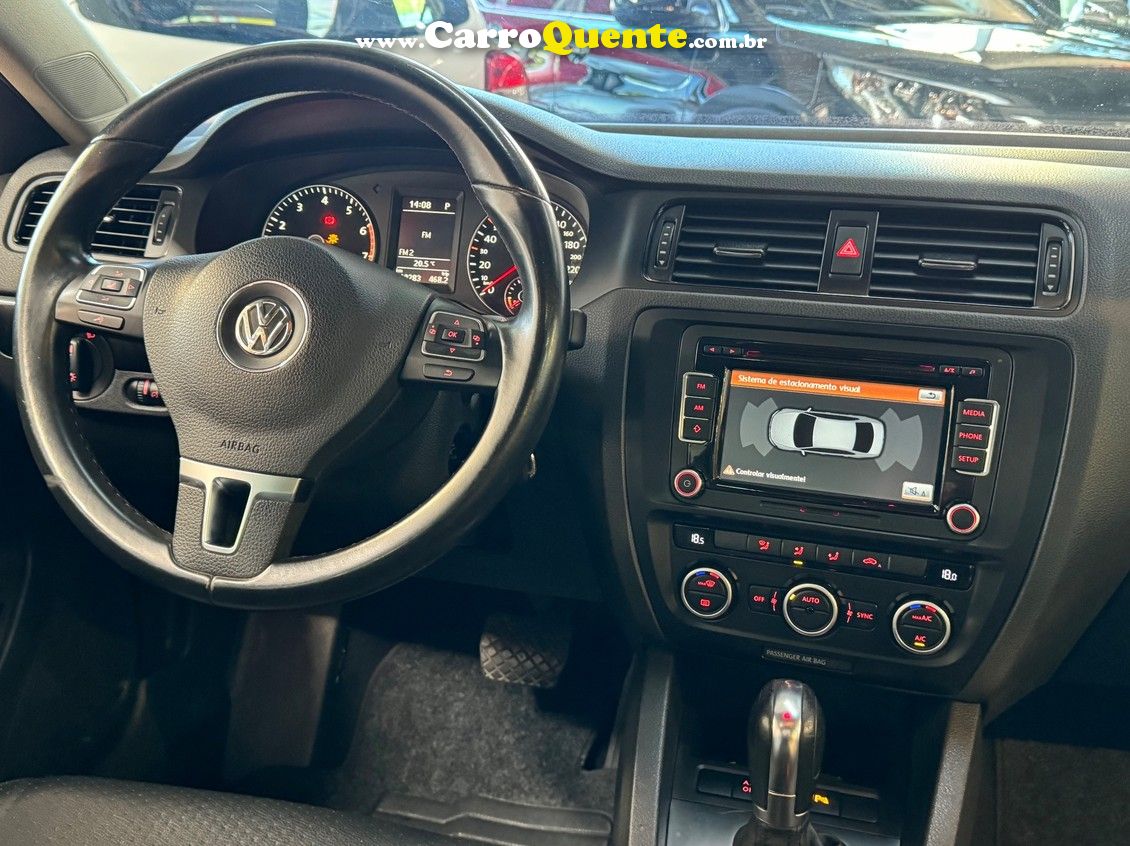 VOLKSWAGEN JETTA 2.0 COMFORTLINE - Loja