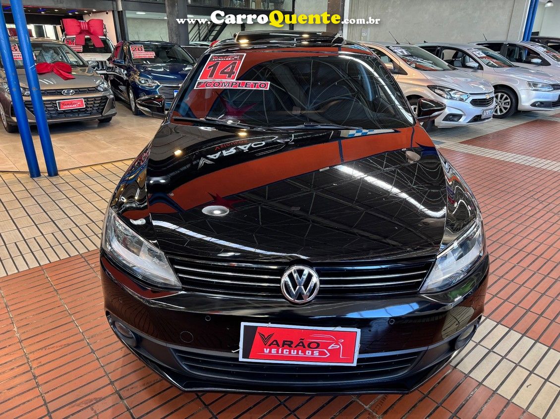 VOLKSWAGEN JETTA 2.0 COMFORTLINE - Loja