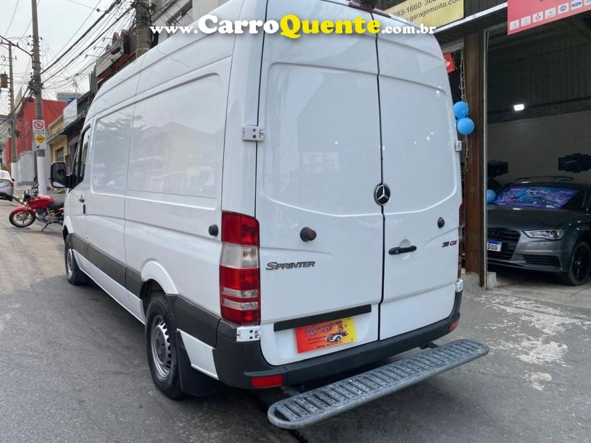 Mercedes-Benz Sprinter 311 CDI STREETF FURGÃO - Loja