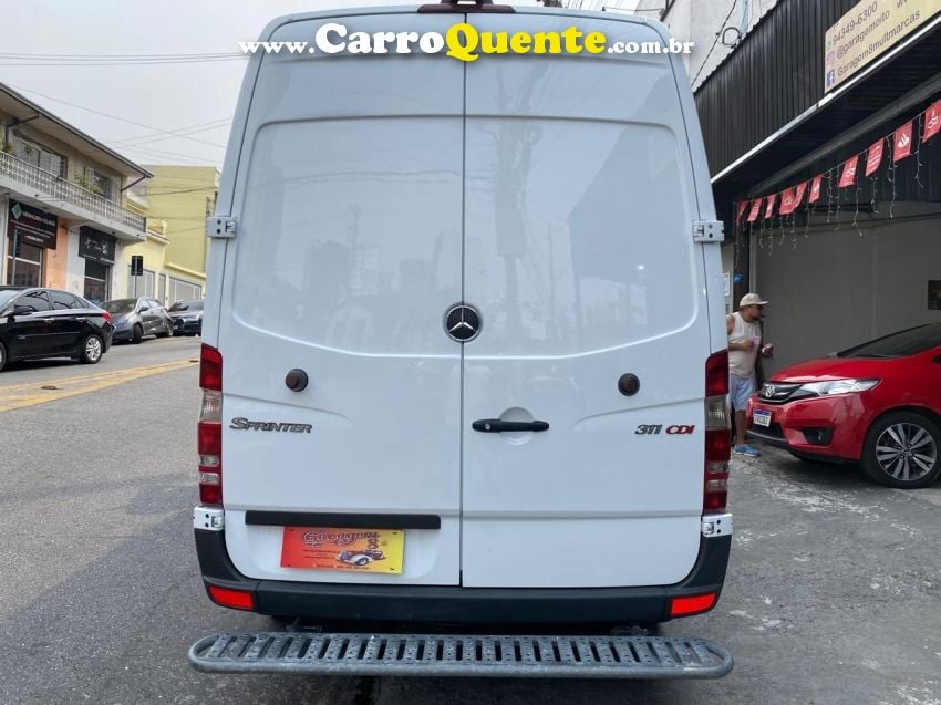 Mercedes-Benz Sprinter 311 CDI STREETF FURGÃO - Loja