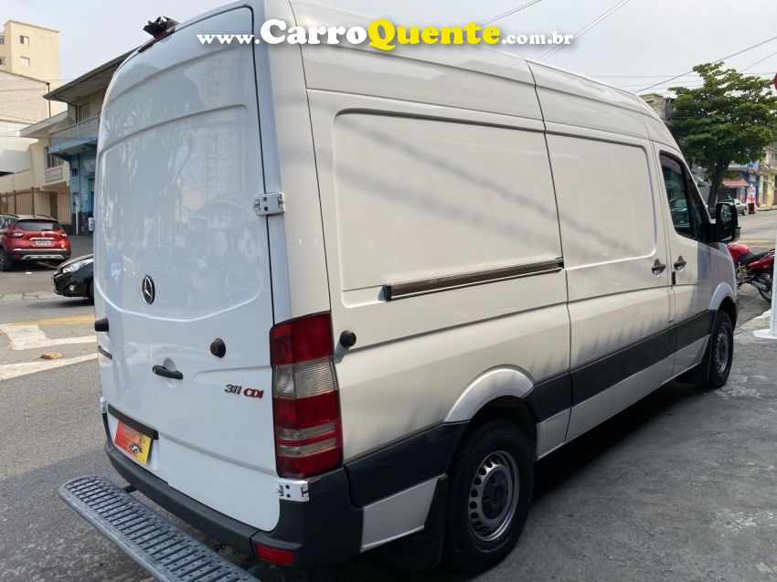 Mercedes-Benz Sprinter 311 CDI STREETF FURGÃO - Loja