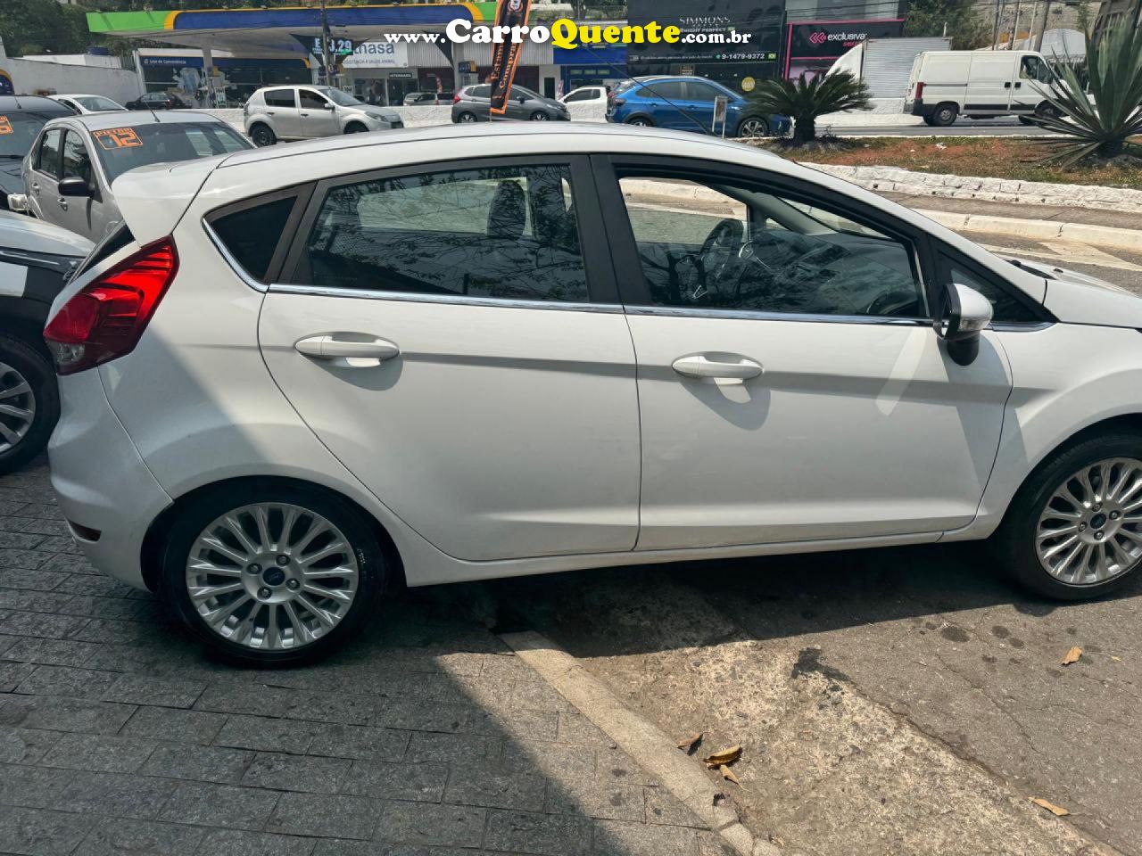 FORD   FIESTA TIT.TIT.PLUS 1.6 16V FLEX AUT.   BRANCO 2015 1.6 FLEX - Loja