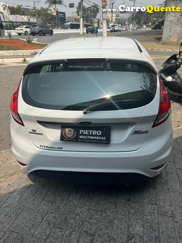 FORD   FIESTA TIT.TIT.PLUS 1.6 16V FLEX AUT.   BRANCO 2015 1.6 FLEX - Loja