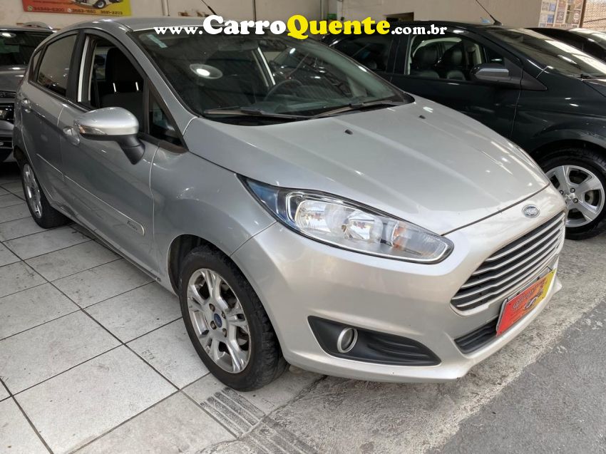 Ford FIESTA 1.6 SE HATCH 16V FLEX 4P POWERSHIFT - Loja